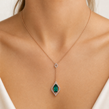 Collier Palatine — Moissanite & émeraude de laboratoire