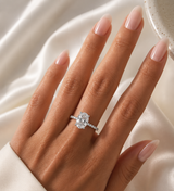 Éléonore Ring — Oval Moissanite