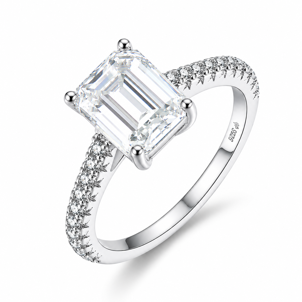Bague Rivoli — Moissanite taille émeraude