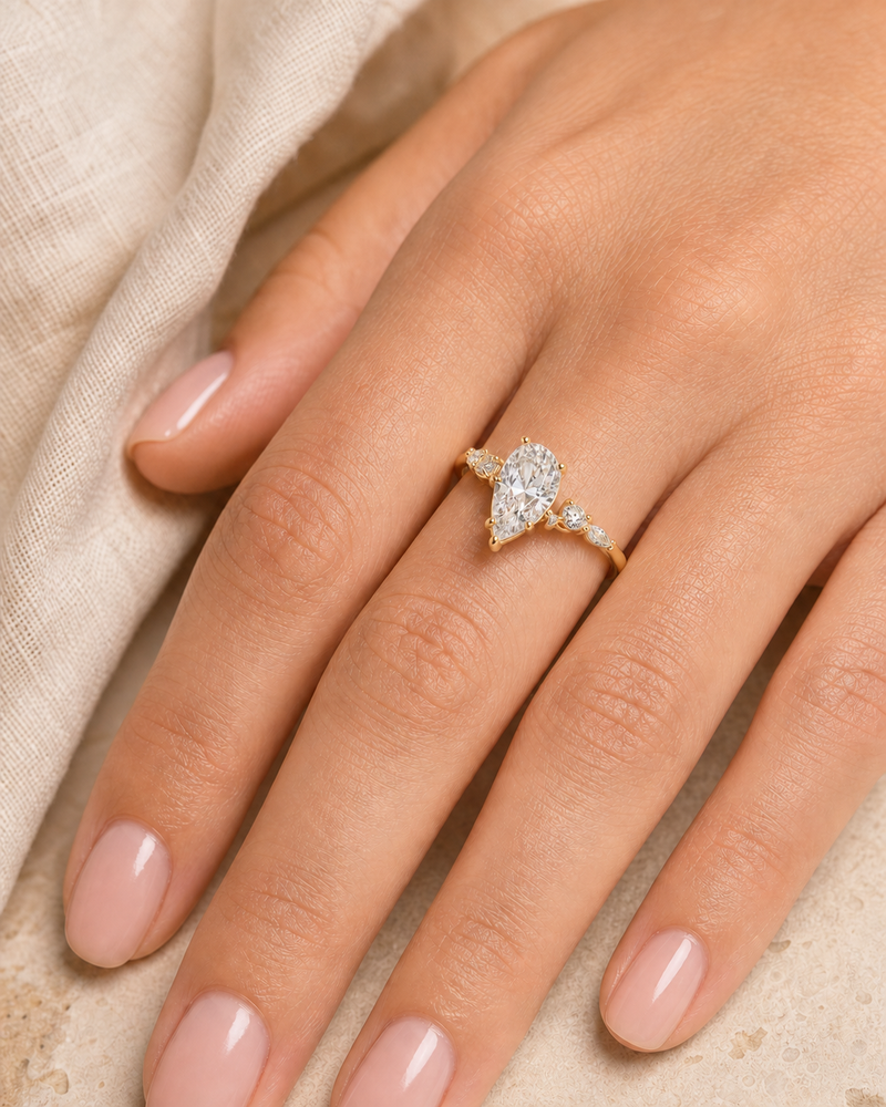 Amélie Ring — Pear Moissanite