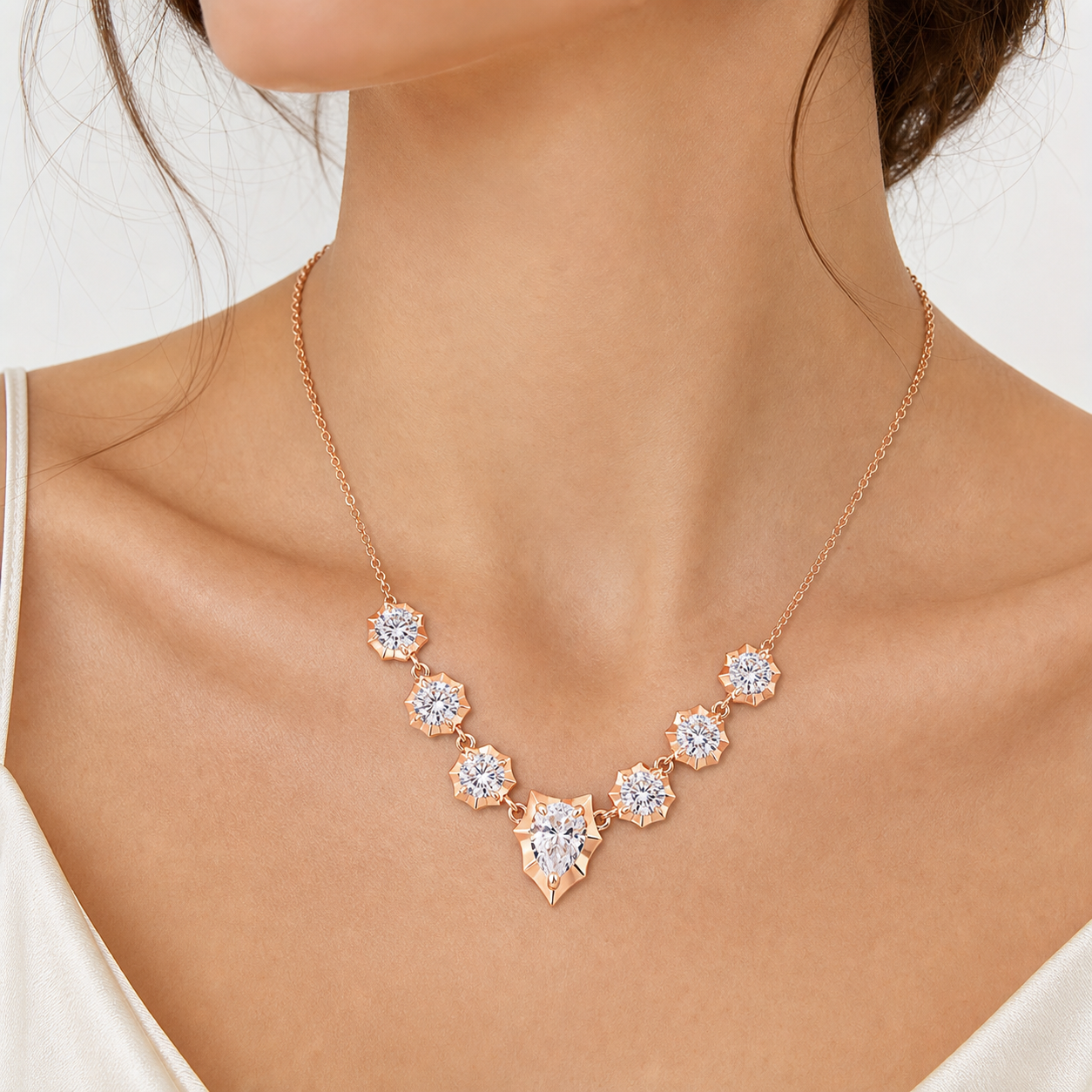 Collier Comtesse — Chute de moissanites