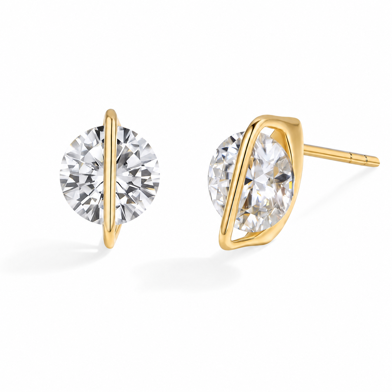 Clous d'oreilles puce moissanite plaqué or