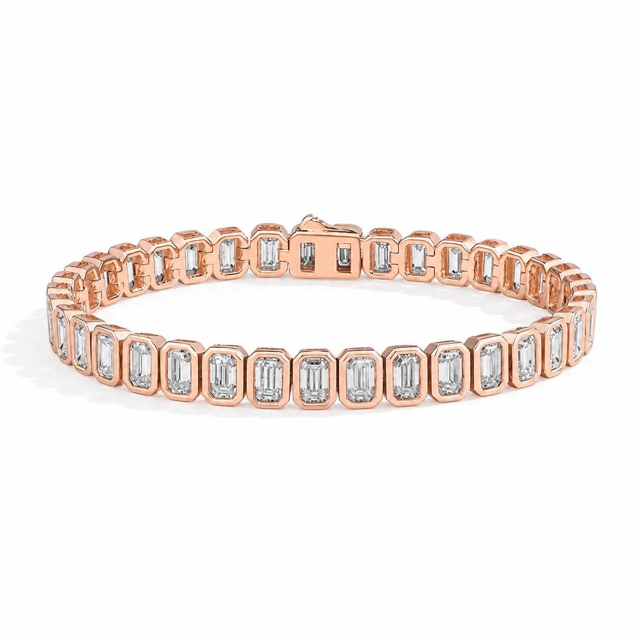 Bracelet tennis serti clos taille émeraude